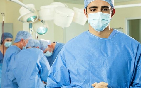 男生13还尿床是什么症