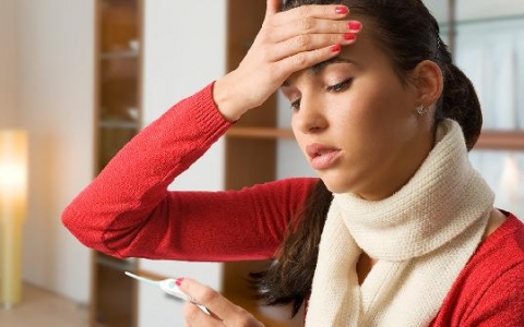 左脸发麻发热肿怎么回事