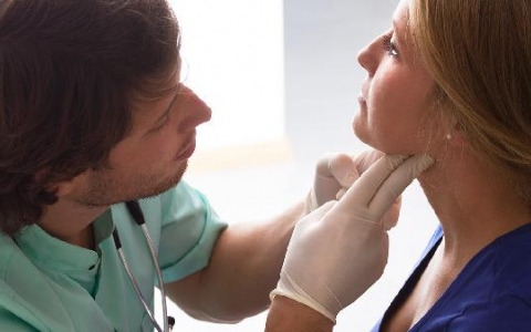 人被蜱虫咬的早期症状