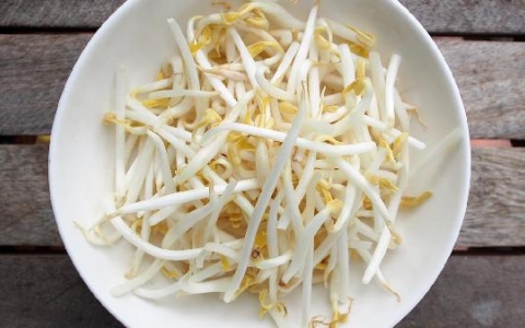 炖汤后胃痛？4种可能原因及解决方法，助你安心享美食！