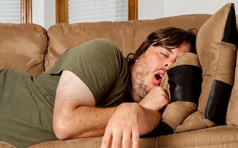 双向睡不着是不是要复发了