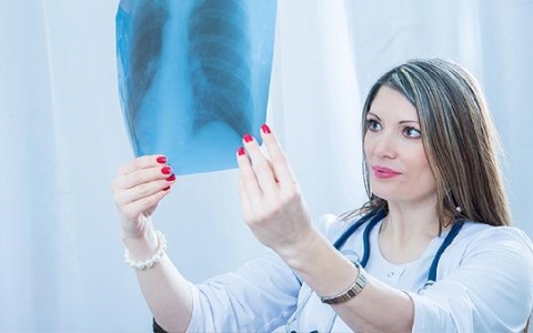 老人肺部感染如何治疗