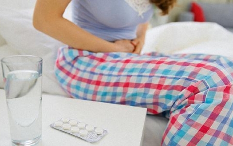 大便不成形便血是怎么回事