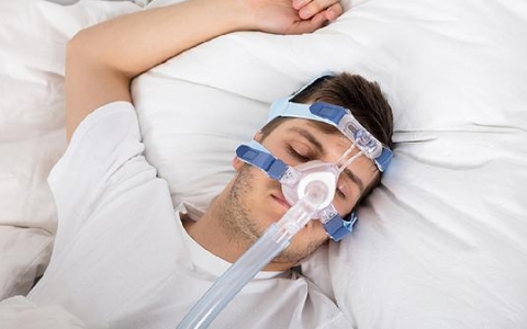 一天断断续续睡八个小时可以吗