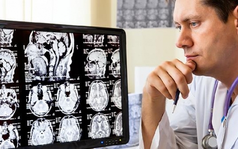 颞叶失神发作的症状