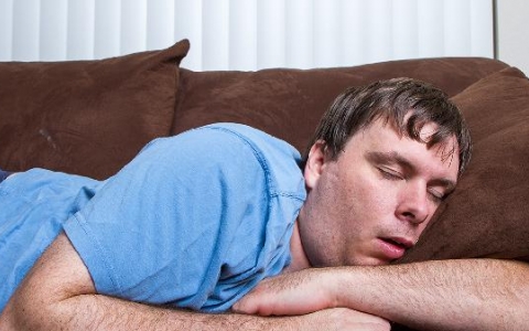 一到中午就嗜睡是什么意思