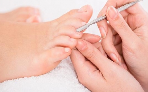 脚趾麻木不碰没有麻木感觉