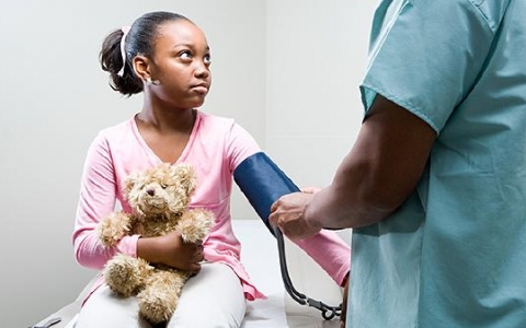 心电轴左偏要不要紧