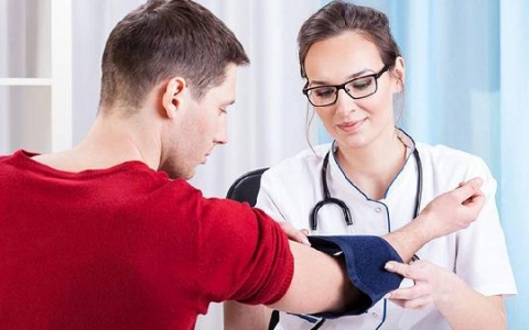 高血压怎么办？这四个小贴士告诉你