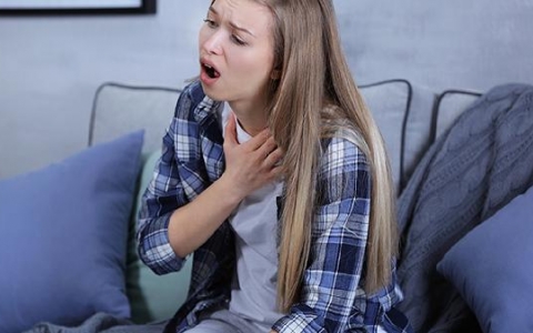 声带水肿和腮腺瘤能一起手术吗