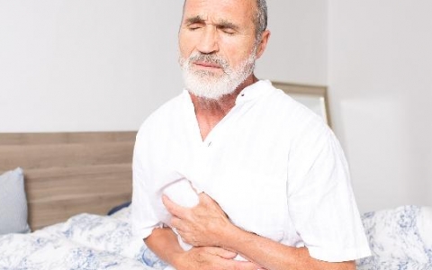 肝硬化腹水患者如何延长生命？关键治疗与生活指南！