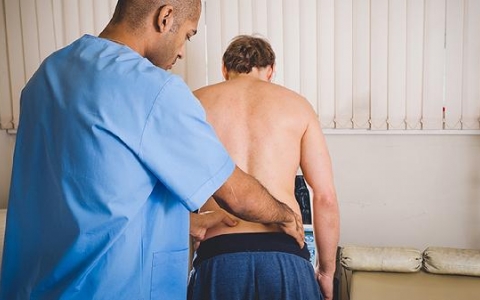 强直性脊柱炎患者吃栗子：补充营养还是加重病情？关键看时机！