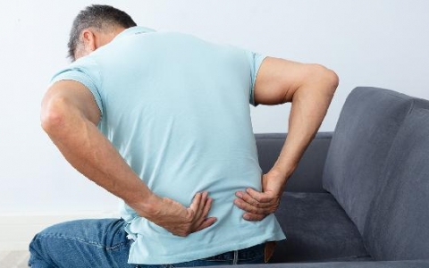 强直性脊柱炎患者必知：如何选择适合的治疗方案？