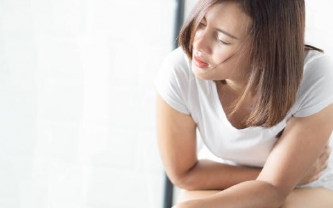 经期时肚子痛但是没有流出来是怎么回事