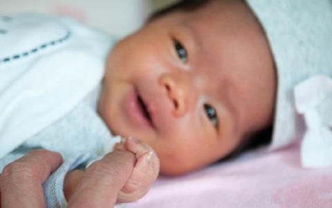 新生婴儿黄疸15高吗
