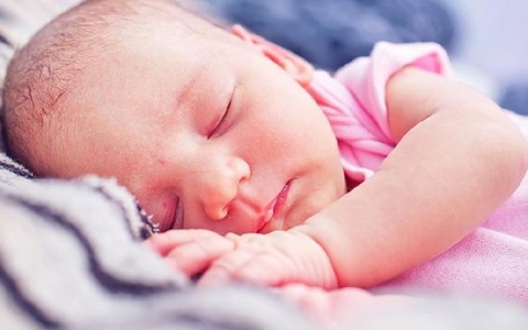 新生婴儿溶血性黄疸怎么治疗