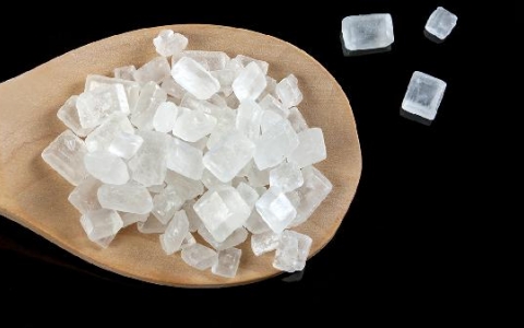 梨子炖冰糖的功效与作用能不能此咳使用