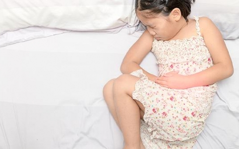 小孩饮食不当引起肚子疼怎么办