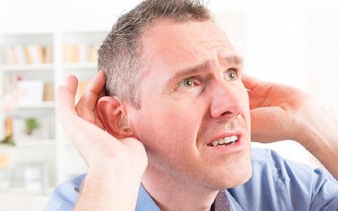 老年人耳背的原因是因为什么的受损