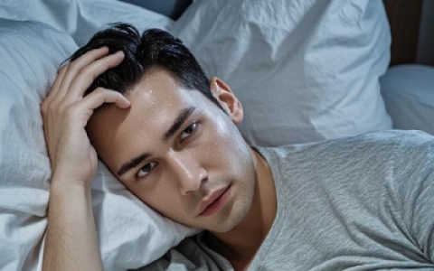 晚上睡觉出汗是怎么回事男性