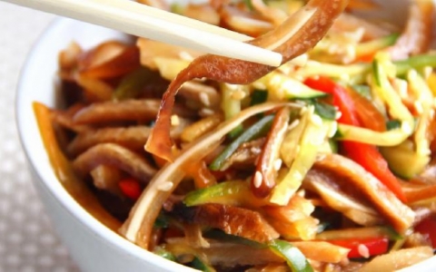 与兔肉相克的食物