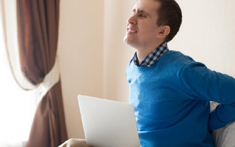 腰椎滑膜炎是什么症状引起的