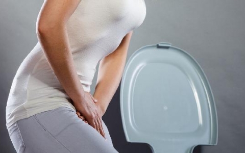 女性尿道口张开是什么原因