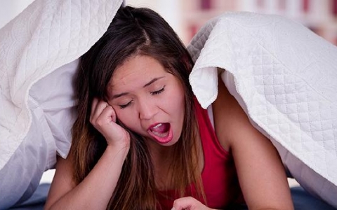 女性严重失眠的治疗与原因