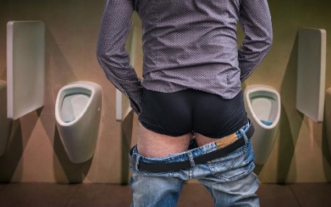 男人小便分叉是什么原因?